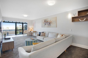 Parnell Vista 2BR Apartment with Seaview